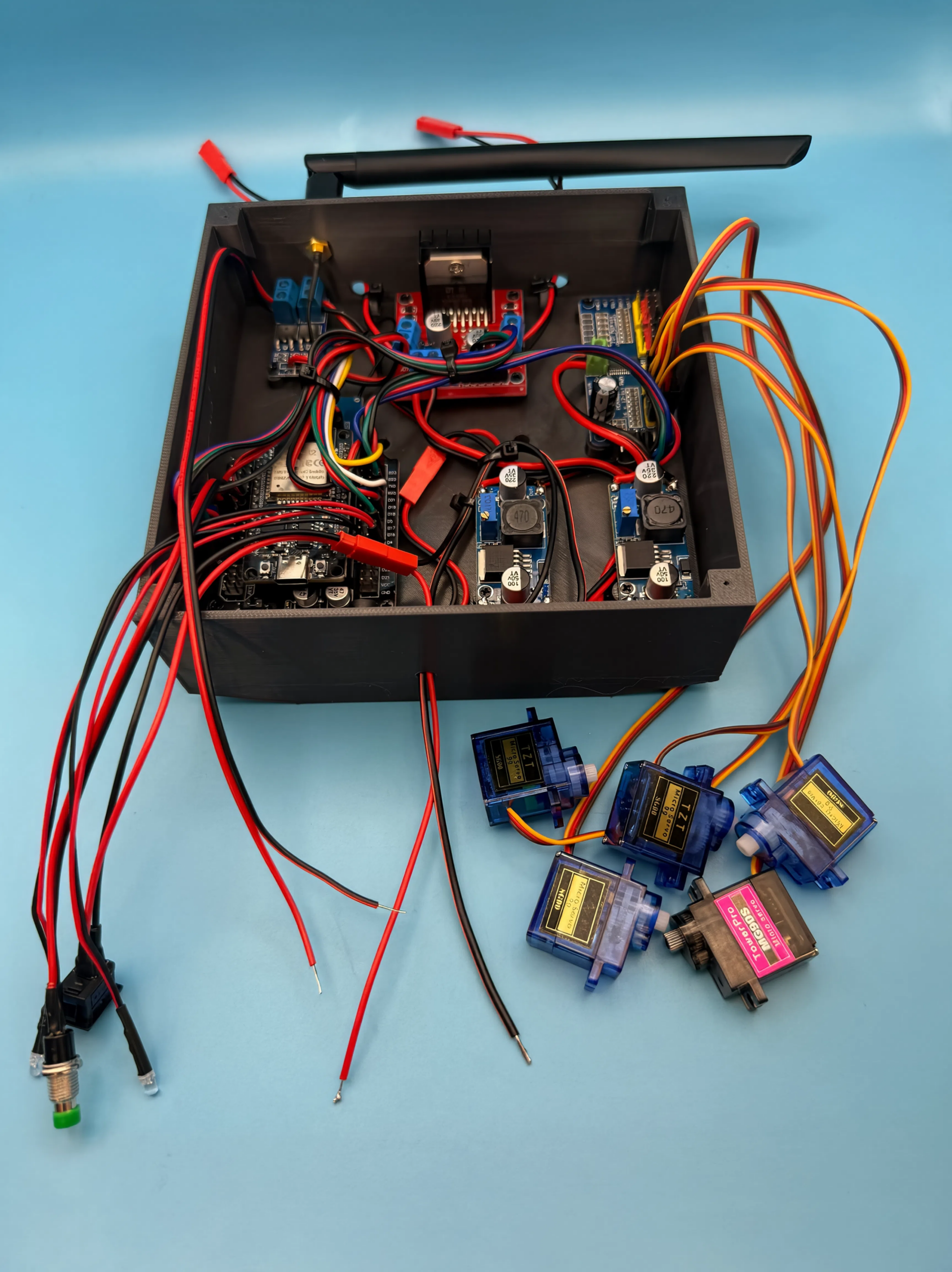 Система дистанционного управления роботом-манипулятором на базе ESP32 и LoRa Система дистанционного управления роботом-манипулятором на базе ESP32 и LoRa